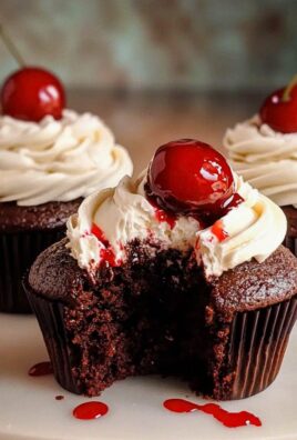 Einfache Schwarzwälder Cupcakes für Schokoladenliebhaber