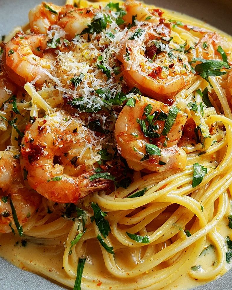 Spaghetti mit Garnelen in Knoblauch-Sahnesauce – Schritt 2